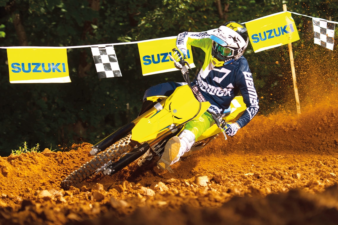 Moto Suzuki 2